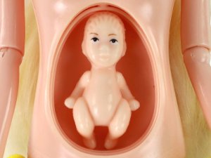 LeanToys Lalka W Ciąży Mama Dziecko Lala Żółta Ciąża 4