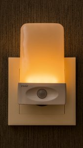 Lampki choinkowe Reer Lampka nocna led czujnik zmierzchu ruchu REER 8