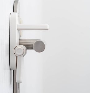 Reer Zabezpieczenie zamknięcie blokada klamki drzwi samoprzylepne taśma 3M REER 11