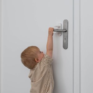 Reer Zabezpieczenie zamknięcie blokada klamki drzwi samoprzylepne taśma 3M REER 13