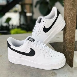 Nike Nike buty sportowe WMNS Air Force 1 '07 DD8959 103 40 9