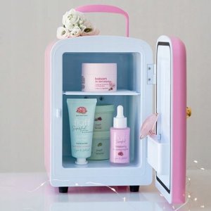 Fluff Fluff Cosmetics Fridge lodówka kosmetyczna ze złotym logo Różowa 2
