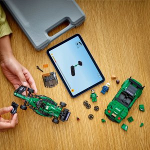 LEGO Speed champions Samochód bezpieczeństwa Aston Martin i AMR23 (76925) 3