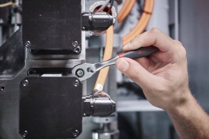 Wiha Wiha Umschaltknarre 3/8 Zoll mit Druckknopf und Kugelsicherung 4