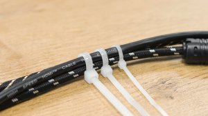 Montis Opaski zaciskowe Montis białe 3,6x100mm MT140 /100szt 4