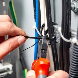 Montis Opaski zaciskowe Montis czarne 3,6x300mm MT141 /100szt 11