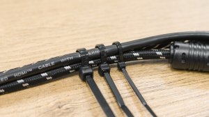 Montis Opaski zaciskowe Montis czarne 3,6x300mm MT141 /100szt 8