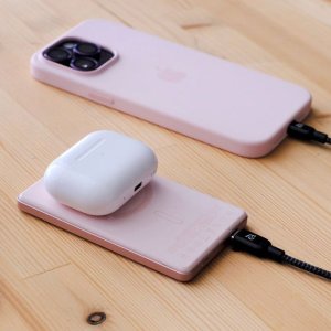Powerbank Adam Elements Gravity C5 - magnetyczny powerbank bezprzewodowy 5000 mAh różowy 3
