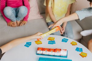 Trefl Gra planszowa 5 sekund Sztafeta 8