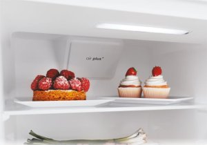 Lodówka Candy Refrigerator | CBL3518E | Energy efficiency class E | Built-in | Combi | Height 177.2 cm | Fridge net capacity 190 L | Freezer net capacity 73 L | 38 dB | White 5