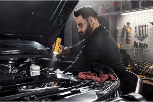 Latarka Dewalt LATARKA LED 3 TRYBY 200-400-1200LM USB-C 2