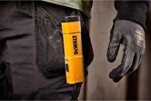 Latarka Dewalt LATARKA LED 3 TRYBY 200-400-1200LM USB-C 8