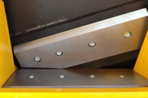 MasterCut MASTERCUT AU-DGS1500 ROZDRABNIACZ SPALINOWY REBAK DO GAŁĘZI 12cm / 15km 3