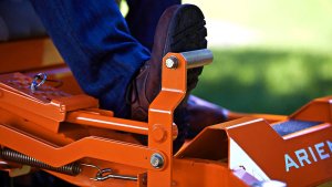 Traktor ogrodowy Ariens TRAKTOREK ARIENS APEX 48" ZERO-SKRĘT TRAKTOREK OGRODOWY KOSIARKA SAMOJEZDNA SPALINOWA DO TRAWY ZERO TURN 122cm KAWASAKI 23KM PREMIUM V-TWIN dwa cylindry 991316 - OFICJALNY DYSTRYBUTOR - AUTORYZOWANY DEALER ARIENS 40