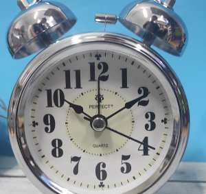 Perfect Budzik Perfect PT254 srebrny głośny alarm cichy mechanizm 3
