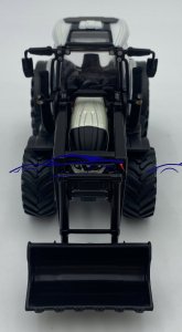 Bburago BBU traktor Valtra z ładowaczem czołowym 31638 11