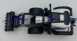 Bburago BBU traktor Valtra z ładowaczem czołowym 31638 12