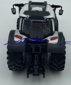 Bburago BBU traktor Valtra z ładowaczem czołowym 31638 5