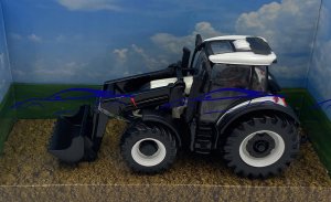 Bburago BBU traktor Valtra z ładowaczem czołowym 31638 7