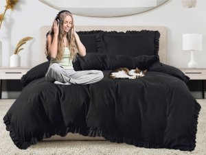 LOZKOHOLICY.PL Sp.z o.o. Sp. K. Pościel 160 x 200 3cz z Falbaną Luxury Jowita 01 3