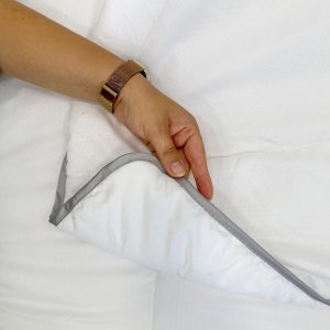 LOZKOHOLICY.PL Sp.z o.o. Sp. K. Kołdra 160 x 200 Mikrofibra Letnia German 01 6