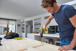 Zestaw elektronarzędzi Ryobi RCK184-252S RYOBI ZESTAW RCK184A-252S: WIERTARKO-WKRĘTARKA R18DD3 WYRZYNARKA R18JS PILARKA RWSL1801 RYOBI 8