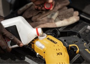 Piła łańcuchowa Dewalt DCMPS520N-XJ 18 V 20 cm 10