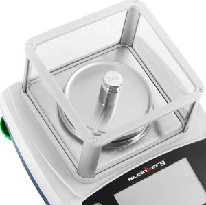 Steinberg Waga laboratoryjna analityczna ze szklaną osłoną panelem dotykowym LCD 200 g / 0.001 g Waga laboratoryjna analityczna ze szklaną osłoną panelem dotykowym LCD 200 g / 0.001 g 4