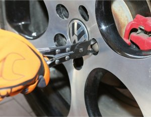 BETA Szczypce do plastikowych nakładek na śruby kół samochodowych 195 mm, 984 Beta 3