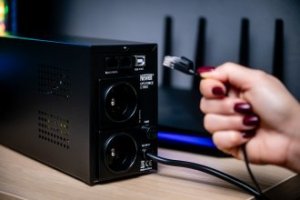 UPS Newell Zasilacz awaryjny UPS Newell Force LI-1000 10