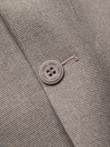 Ombre Męska elegancka marynarka z dekoracyjnymi guzikami na mankietach -  beżowa V3 OM-BLZB-0114 XXL 7