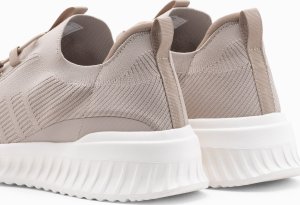 Ombre Wsuwane męskie buty sneakersy wykonane z lekkich materiałów - beżowe V3 OM-FOKS-0149 41 5