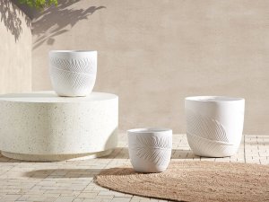 Beliani Doniczka okrągła 35 x 35 x 33 cm złamana biel FTERO 2