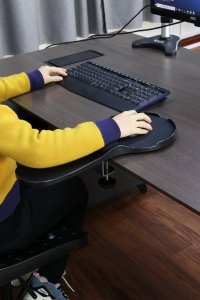 Q-Connect Podłokietnik z podkładką pod mysz i podparciem nadgarstka czarny (KF16947) 2