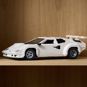 LEGO Icons Lamborghini Countach 5000 Quattrovalvole (10337) 2