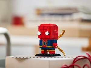 LEGO BrickHeadz Iron Spider-Man (40670) 4