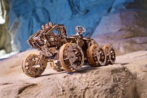 UGEARS Składany Drewniany Model 3D - Załogowy Łazik Marsjański 9