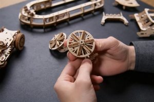 UGEARS UGEARS Składany Drewniany Model 3D - Poduszkowiec ratunkowy 12