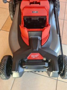 Kosiarka akumulatorowa Milwaukee MILWAUKEE.MOWER 2x18V M18F2LM53-0 53cm 1