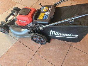 Kosiarka akumulatorowa Milwaukee MILWAUKEE.MOWER 2x18V M18F2LM53-0 53cm 4