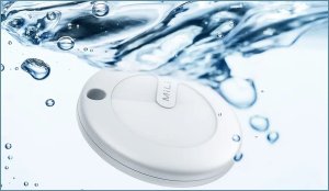 MiLi Lokalizator GPS biały + brązowe etui w formie breloka MiTag 4