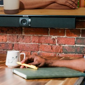 Kamera internetowa OWL Owl Labs Urządzenie do wideokonferencji Owl Bar - listwa wideokonferencyjna 4K z aktywnym ustawianiem ostrości głośników (dodaj Meeting Owl 4+, Meeting Owl 3 lub Meeting Owl Pro, aby uzyskać 360-stopniowe pokrycie i automatyczne prz 3