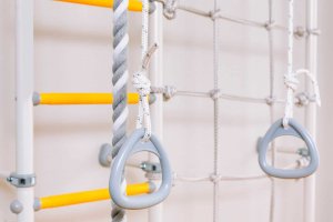 Małpiszon Słupek rozporowy z siatką do drabinki niebieski Kometa 6