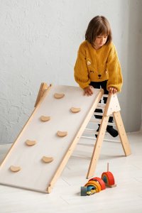 Małpiszon Domowy plac zabaw trójkąt Pikler Montessori biały Moon LunaToys 8