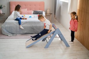 Małpiszon Domowy plac zabaw trójkąt Pikler Montessori błękitny Moon LunaToys 29