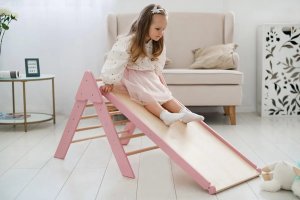 Małpiszon Domowy plac zabaw trójkąt Pikler Montessori różowo-szary Moon LunaToys 24