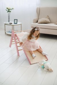 Małpiszon Domowy plac zabaw trójkąt Pikler Montessori zielony Moon LunaToys 19