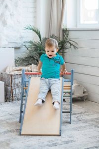 Małpiszon Domowy plac zabaw trójkąt Pikler Montessori zielony Moon LunaToys 38