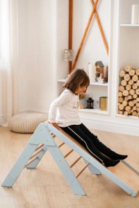 Małpiszon Domowy plac zabaw trójkąt Pikler Montessori różowy Moon LunaToys 22