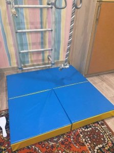 Małpiszon Składany materac pod drabinkę gimnastyczną 100x100x10 cm Kometa niebiesko-żółty 14